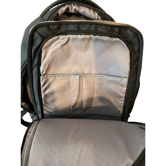Generic Gray Padded Computer Backpack - Picture 3 of 4
